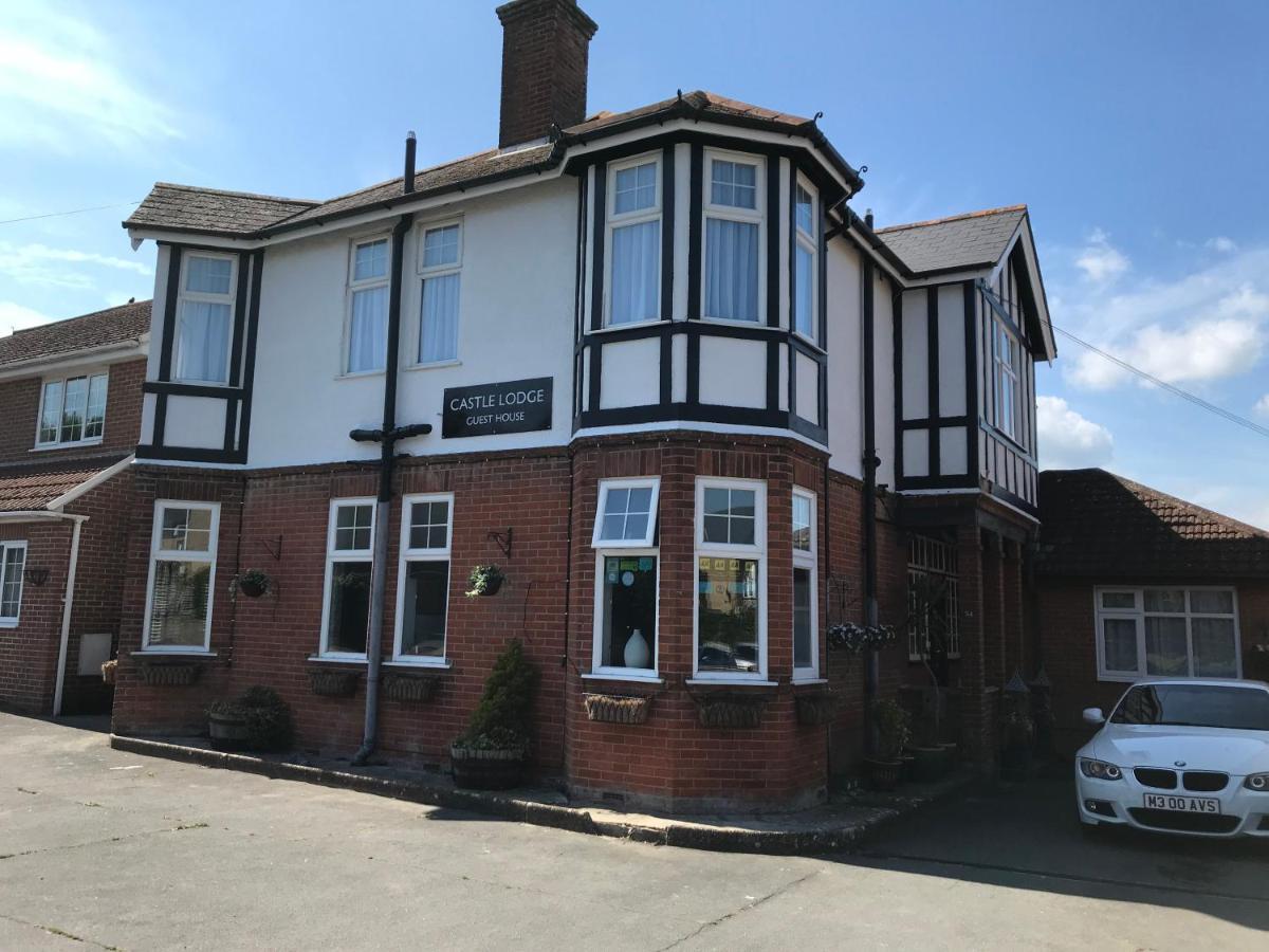 Castle Lodge Guest House Newport  Exterior photo