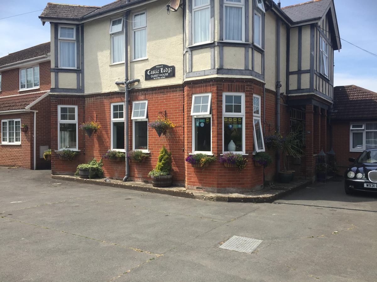 Castle Lodge Guest House Newport  Exterior photo