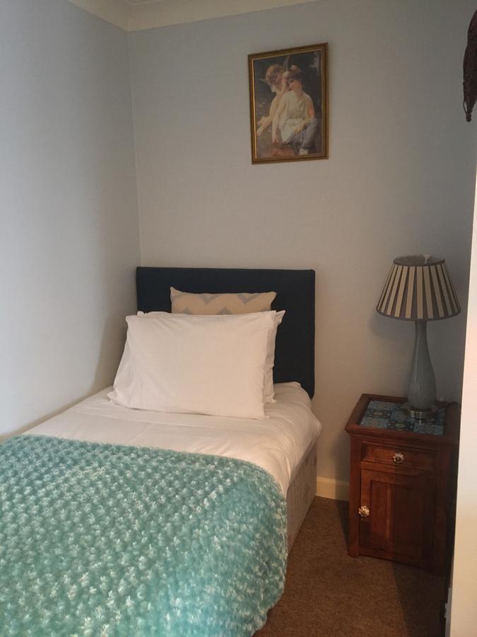 Castle Lodge Guest House Newport  Room photo