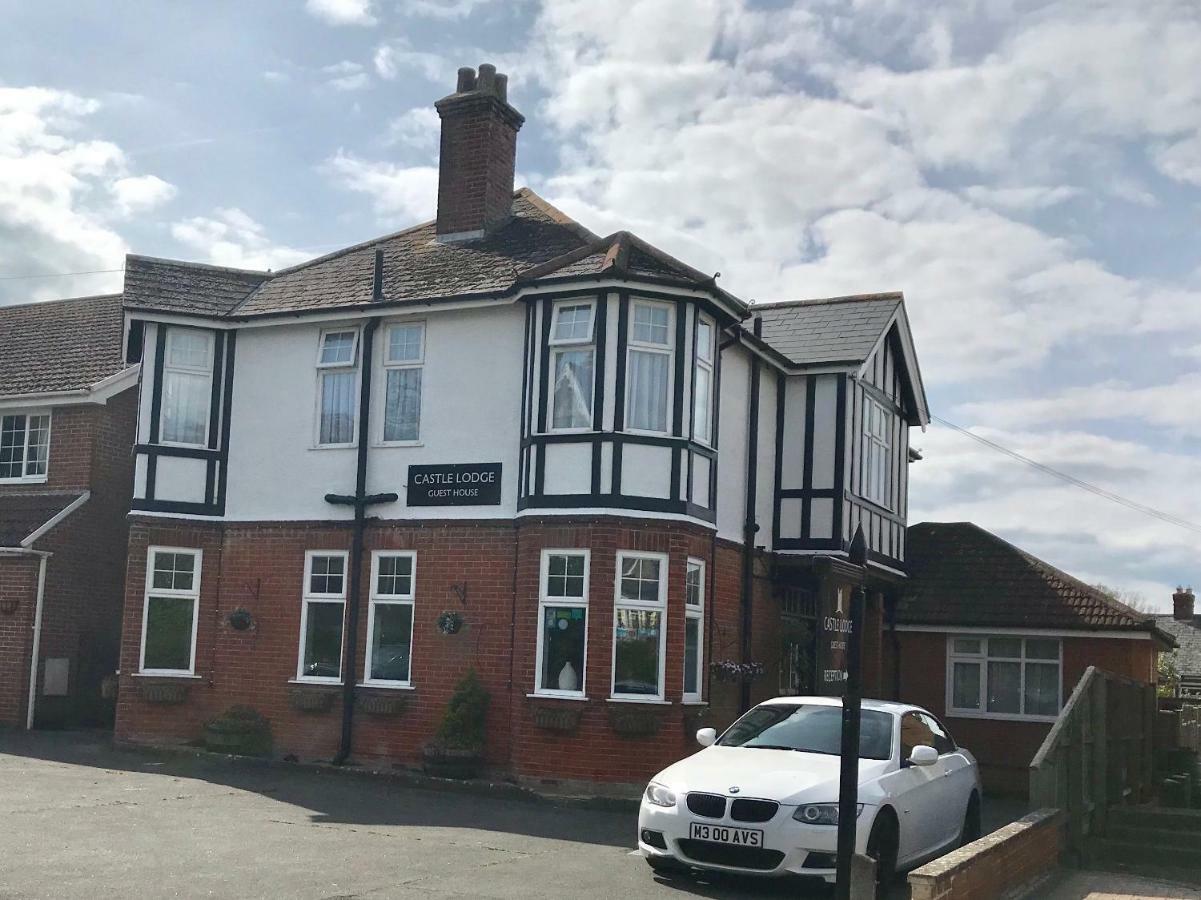 Castle Lodge Guest House Newport  Exterior photo